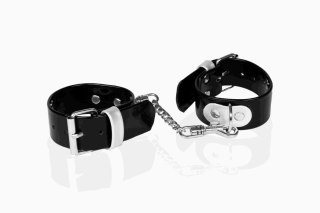 Kajdanki-WHIPS lakier, kajdanki damskie na ręce, czarne, gładkie Whips Collection