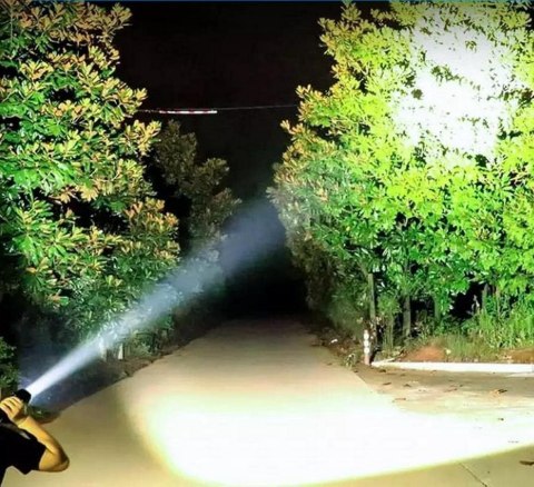 Latarka ręczna mocna cree nowa Fortrade