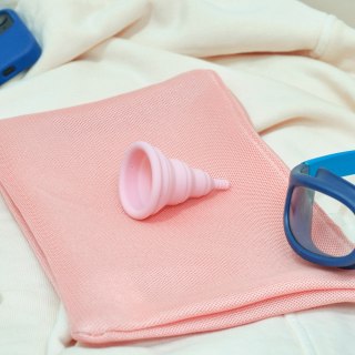 Kubeczek Menstruacyjny Lily Cup Compact A Intimina Intimina