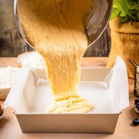 FORMA BLACHA KWADRATOWA DO CIASTA 24x24cm KINGHOFF KH-1974 Kinghoff