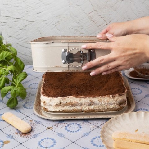 FORMA BLACHA KWADRATOWA ROZPINANA DO CIASTA 27,5x27,5cm KINGHOFF KH-1977 Kinghoff