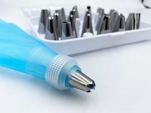 RĘKAW CUKIERNICZY DO DEKORACJI CIAST TYLKI 26szt. 1580 Brunbeste